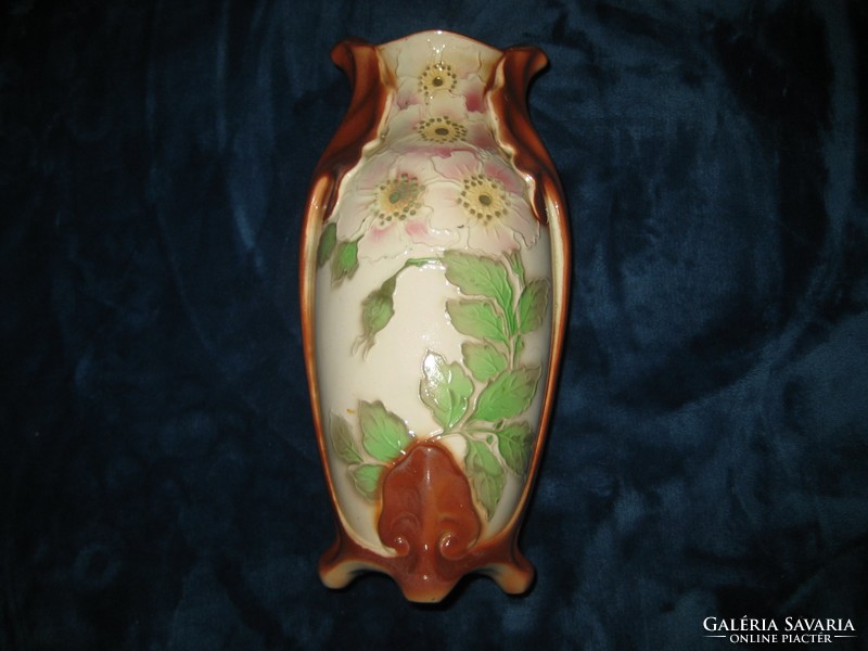 Keller & Guerin .francia  majolika  váza , visszafogott színekkel   a szecesszió korából