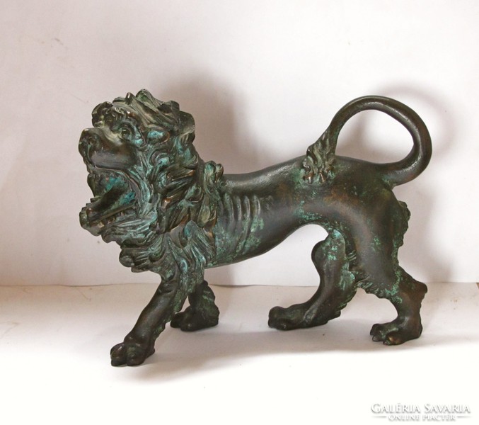 17-18. századi  bronz oroszlán szobor.