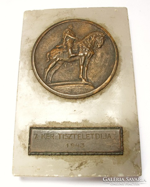 '7. District honorary award 1943 ', plaque with equestrian statue.