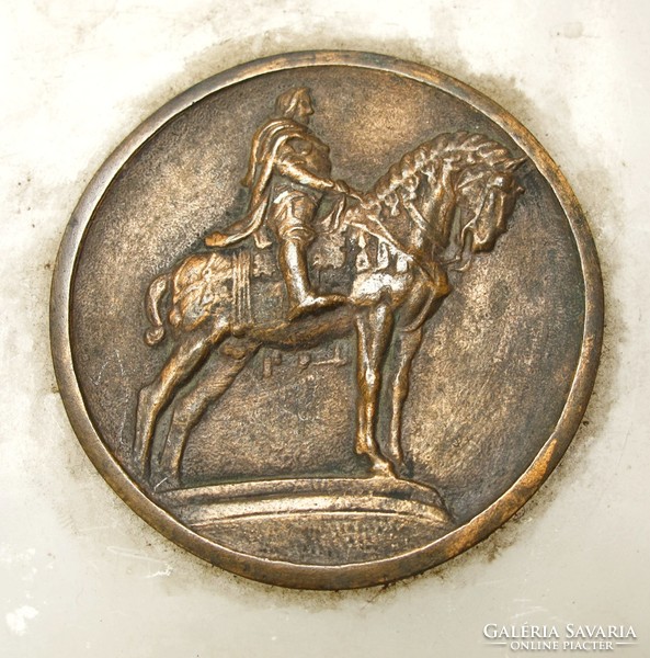'7. District honorary award 1943 ', plaque with equestrian statue.