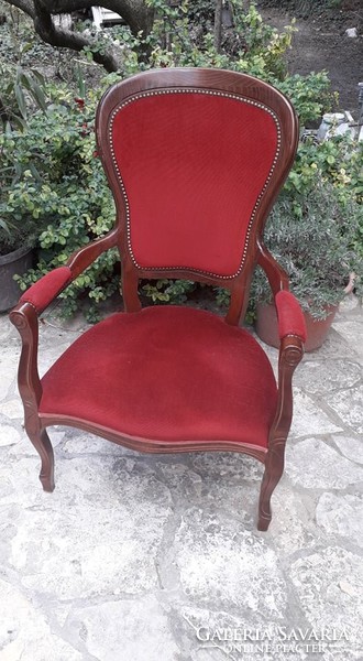 Neobarokk fotel , karosszék szép állapotban , vörös huzattal kárpitozva .