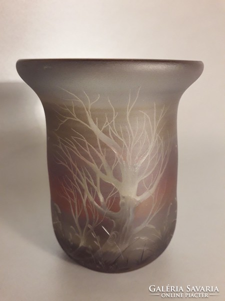 Szemet gyönyörködtető csiszolt üveg váza - jelzett üvegművész általi értékes kézi munka