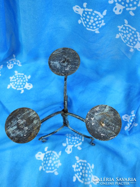 Three-pronged iron table candle holder - three-pronged candle holder