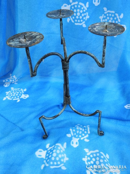 Three-pronged iron table candle holder - three-pronged candle holder