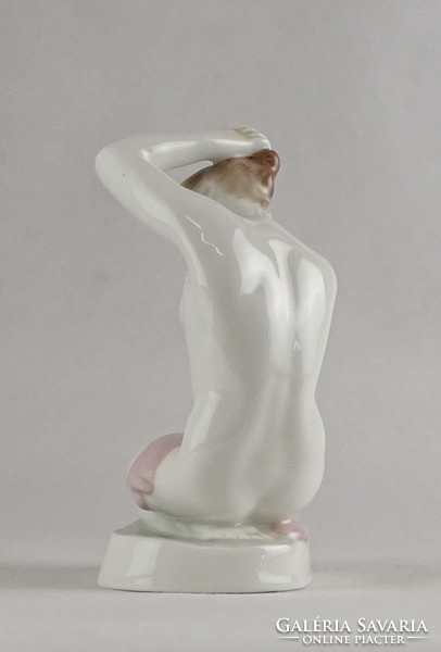 0W626 Régi Aquincum porcelán térdelő női akt