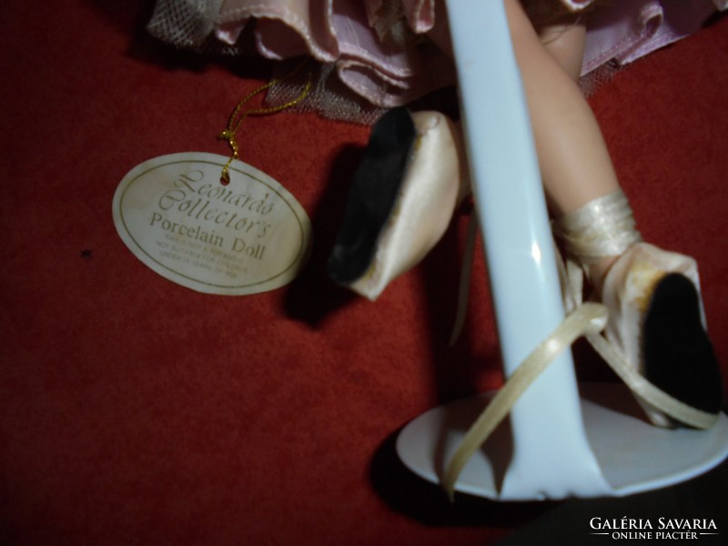 Porcelán balerina baba: Leonardo Collectors