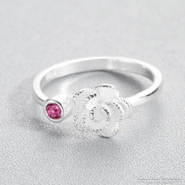 Opening rose ring can be adjusted with a small purple stone!