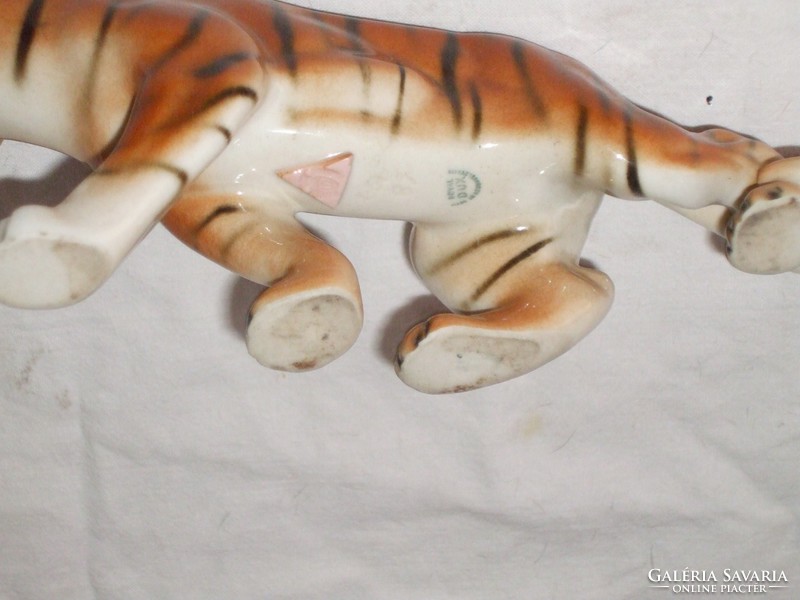 Royal dux porcelain tiger statue hand painted. Seller