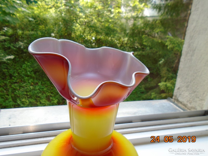 Kézzel készült Újszerű modern nagy rétegelt üveg, fodros, zömök, nehéz váza 26 cm