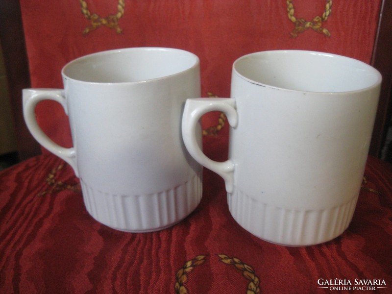 Zsolnay csészék  2 db 7,5 x 9 cm