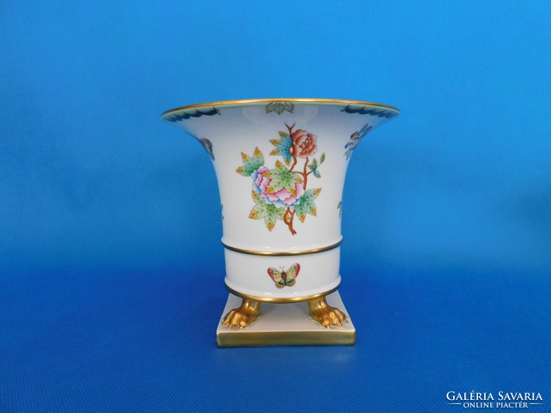 Herend Victoria baroque claw vase