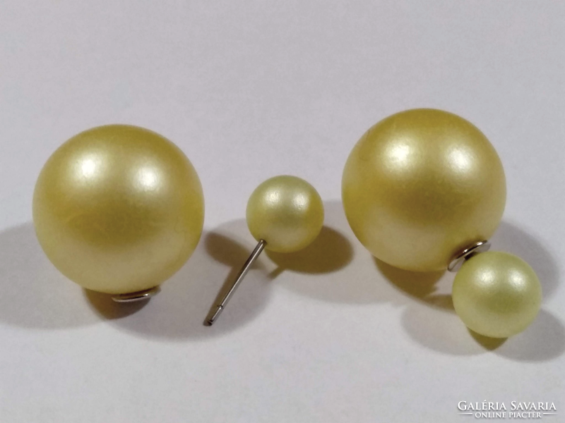 Double spherical earrings in 3 colors