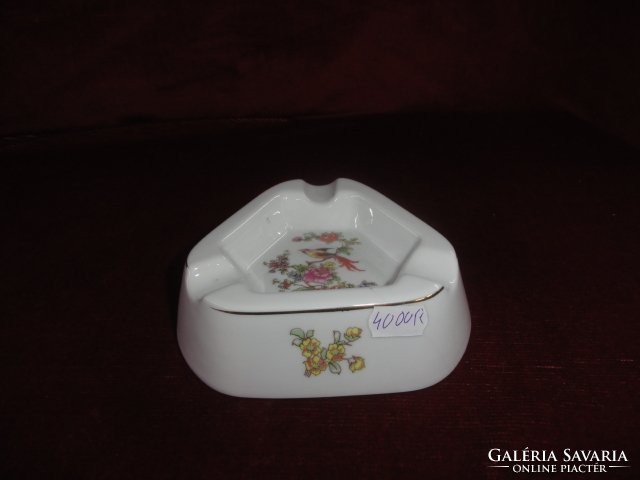Raven house porcelain ashtray with triangular bird pattern. He has!