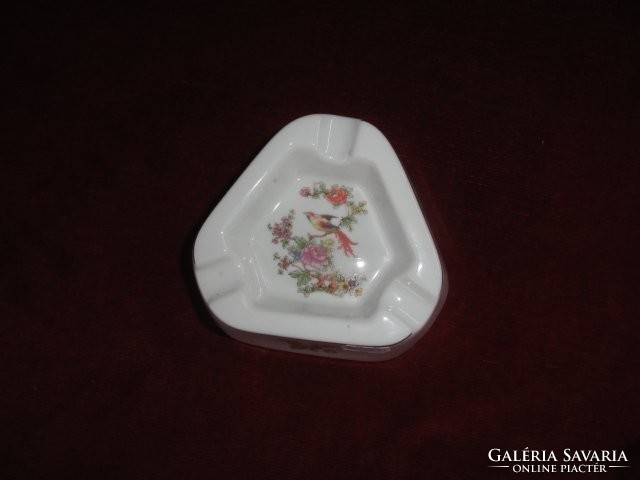 Raven house porcelain ashtray with triangular bird pattern. He has!