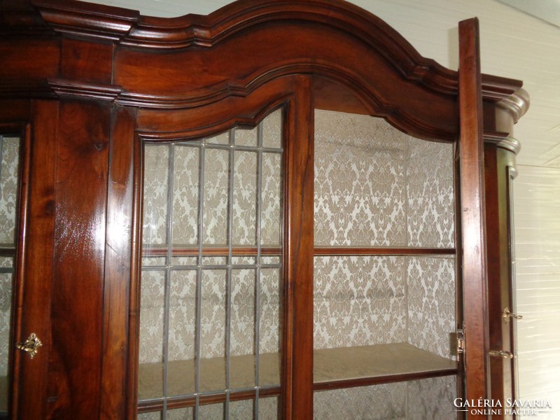 Antik olasz vitrines szekrény