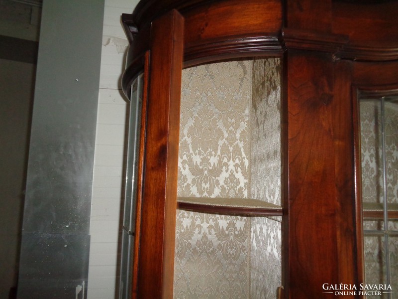 Antik olasz vitrines szekrény