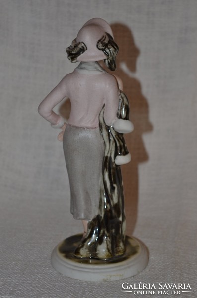 Hölgy figura  ( DBZ 0050 )