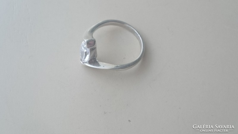 Ezüst gyűrű cirkonkővel díszítve 925 