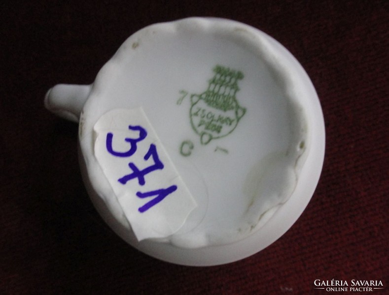Zsolnay porcelain, elf coffee cup. He has!