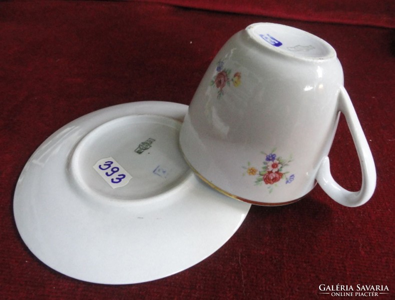Zsolnay porcelain tea cup + placemat. Floral pattern on a snow-white background. Antique, shield pattern. He has!