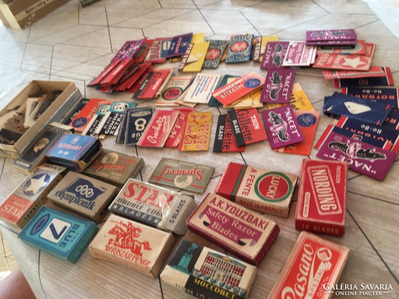 Razor blade collection, about a hundred pieces