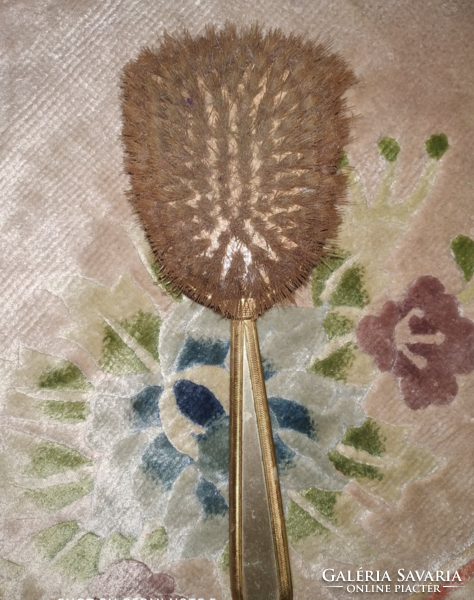 Ornate brush, perhaps with horsehair (?), with a nice pattern