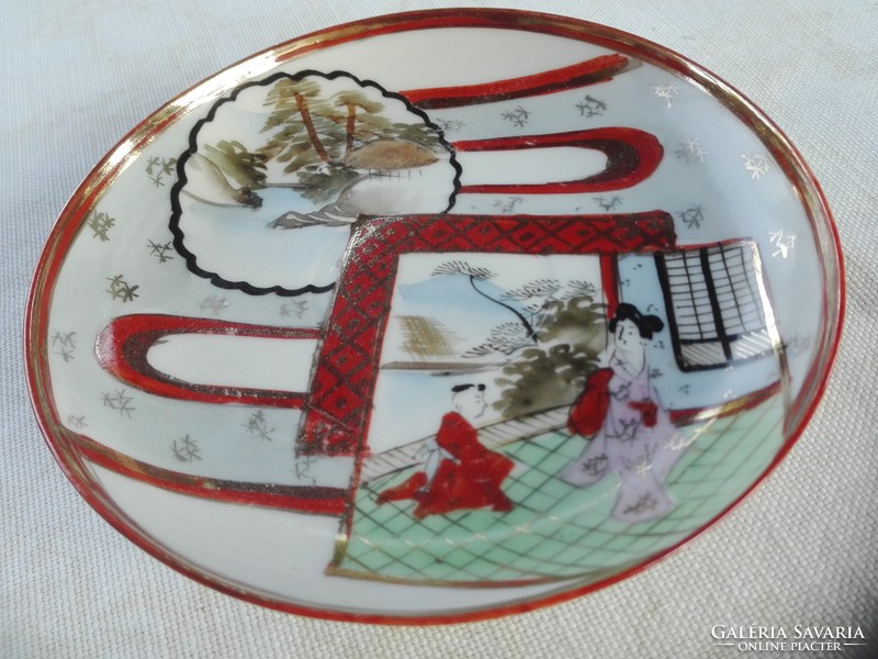 2 Japanese research porcelain plates, 12.5 cm in diameter
