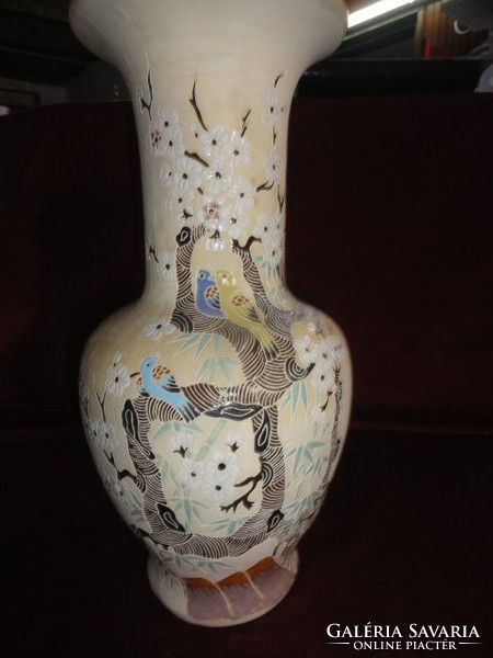 Japanese vase, beautiful piece, 45 cm high, glazed. He has!