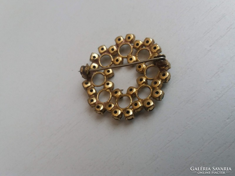 Retro Gold Plated Brooch Pin Embellished with Polished Green and White Stones