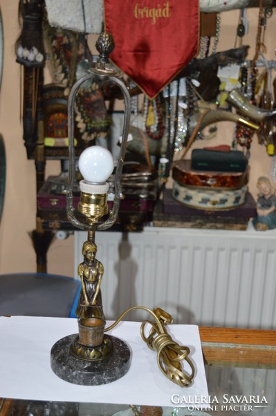 Régi felújított figurális asztali lámpa