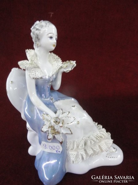 Stipo Dorohoi porcelán figurális szobor. A hercegnő világoskék, csipkés ruhában van. Vanneki!