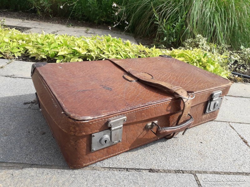 3 db régi bőrönd