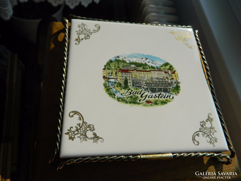 Vas keretben csempekép spanyol edényalátét tartó Bad Gastein