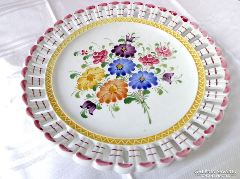 Wechsler Tyrolean wall plate with hand-painted openwork pattern