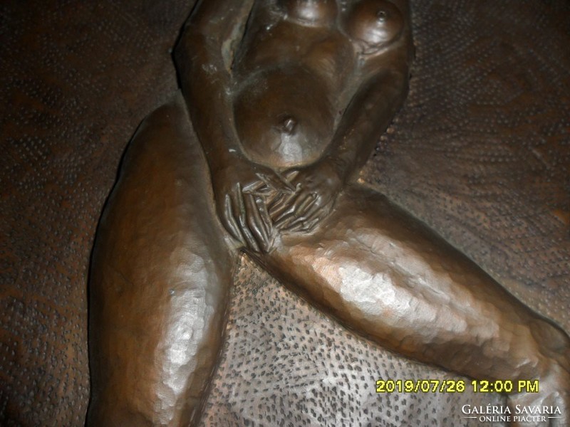 Antik egyedi kézzel kalapált  réz női akt