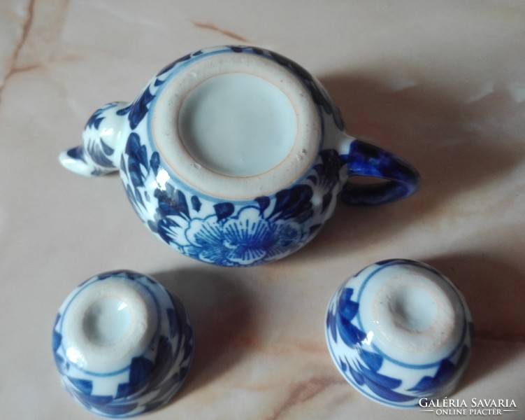Játék/mini Delft porcelán teáskanna 2 csészével