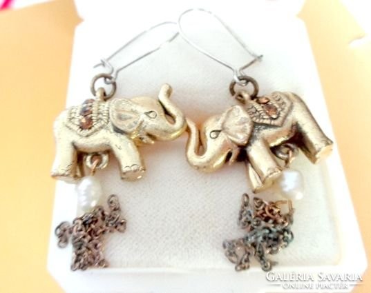 Elephant earrings with cultured pearls