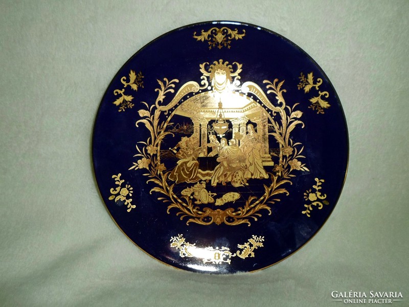 Beautiful marked scene cobalt blue Chinese porcelain, richly gilded