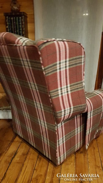 Armchair with legs with footrest