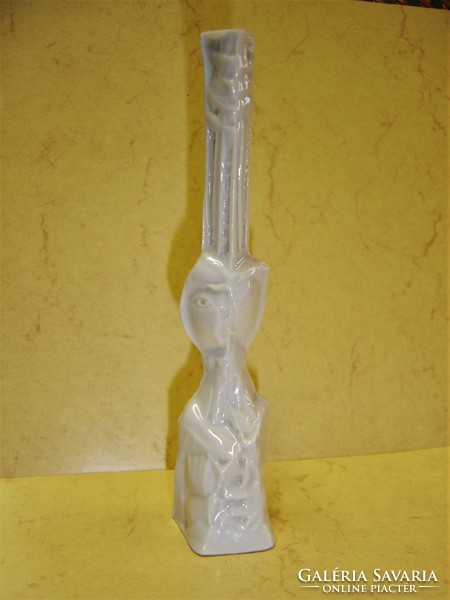 Gazder Antal (Zsolnay) szignált porcelán kisplasztika