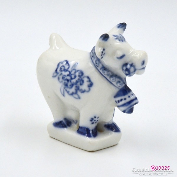 Zsolnay porcelain nipple, painted cow figure after 1950