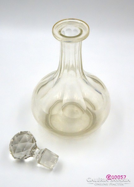 Biedermeier konyakos üveg, csiszolt üvegdugóval. XIX. sz.