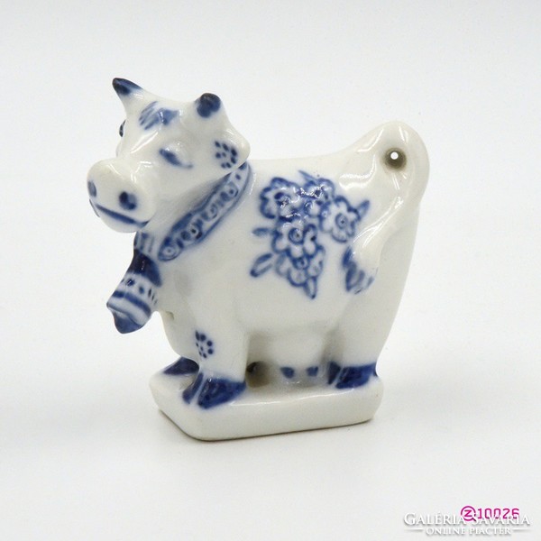 Zsolnay porcelain nipple, painted cow figure after 1950
