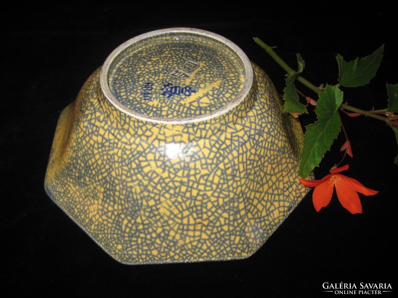 Altwien Austrian Art Nouveau bowl with nice quality, nice object 20 x 7 cm