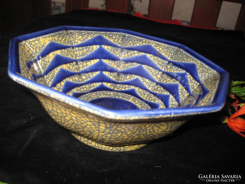 Altwien Austrian Art Nouveau bowl with nice quality, nice object 20 x 7 cm