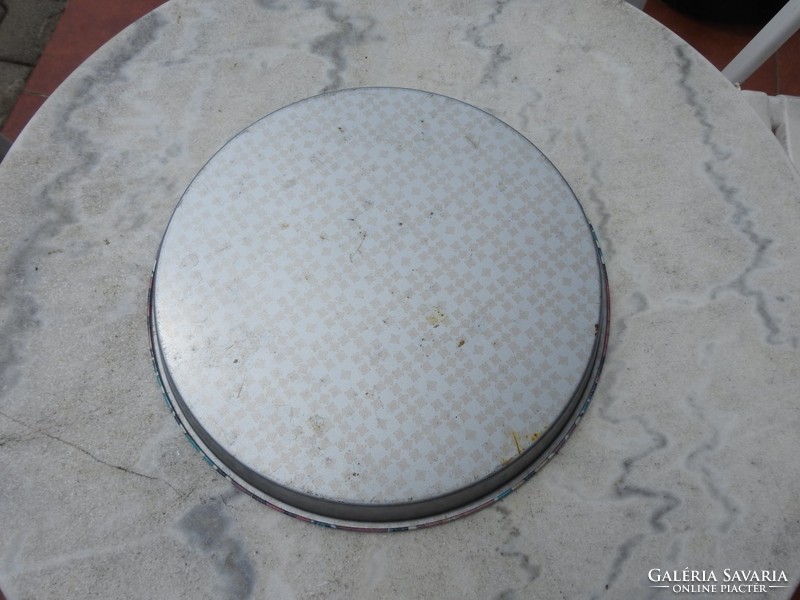 Vntage metal round tray with Kalocsa pattern - retro tray