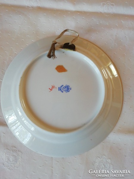 Kézzel festett, szignózott Alföldi porcelán fali tányér 19 cm