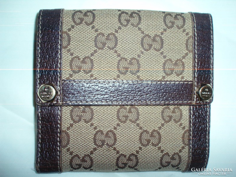 Vintage Gucci wallet