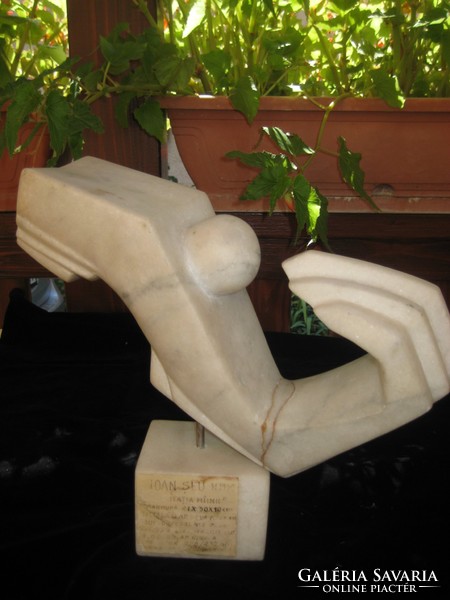 IOAN SEV  ismert francia szobrász , modern  fehér márvány szobor  1940  mérete 33 x 30x10 cm