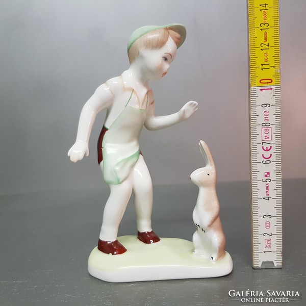 Aquincumi kisfiú nyuszival porcelán figura (813)